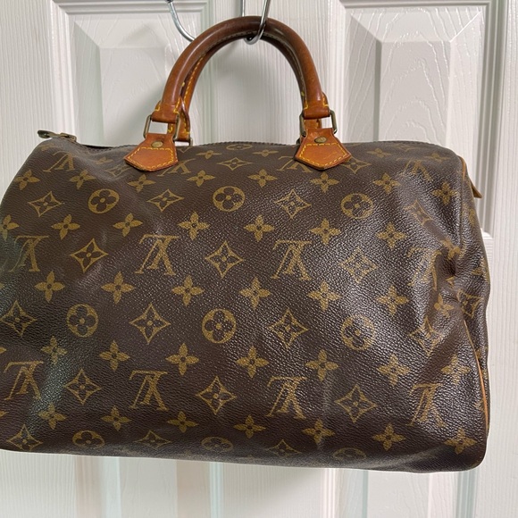 Vintage Louis Vuitton Speedy 30 Hand Bag. GREAT condition. - Picture 3 of 10